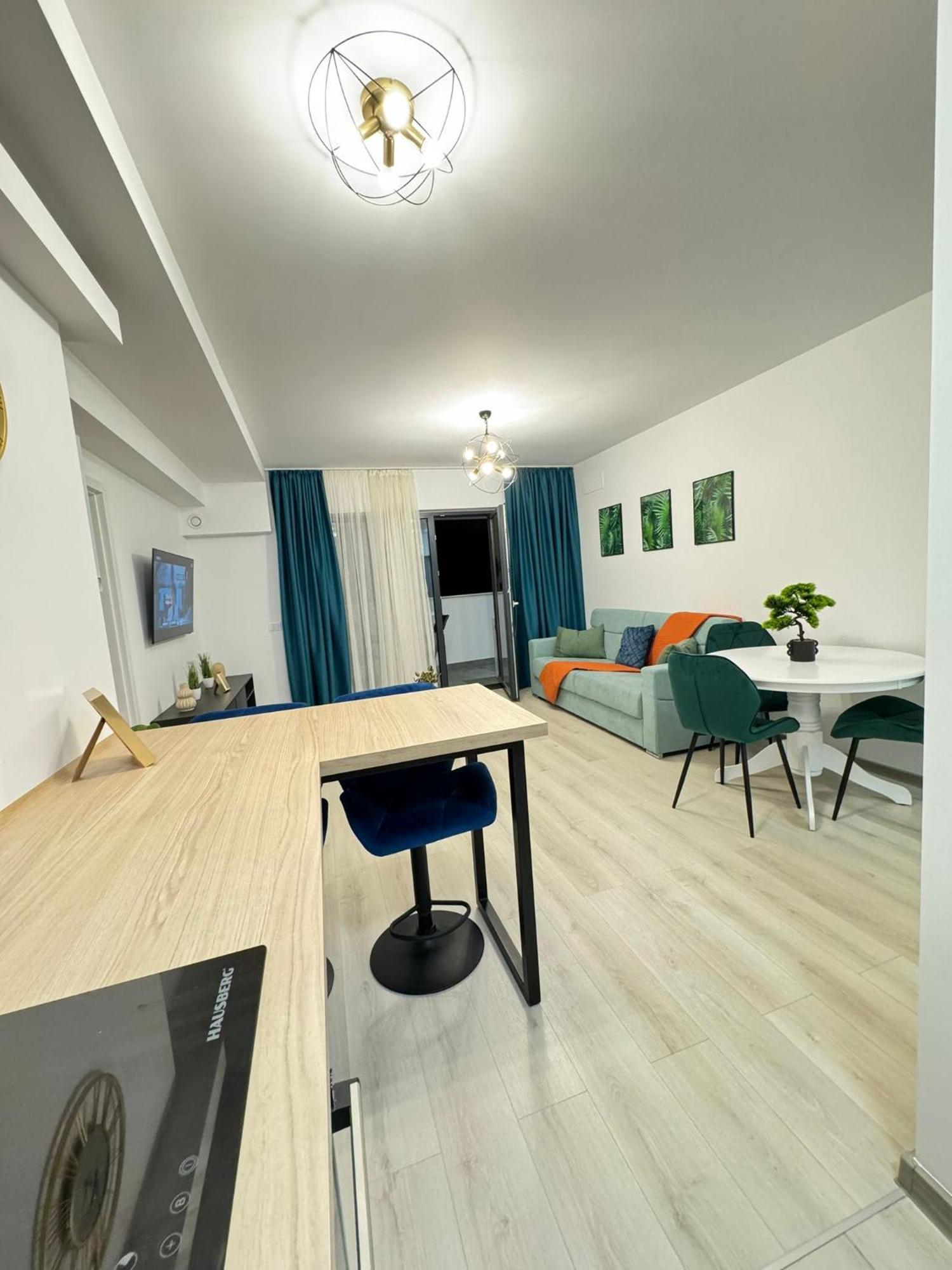 Luxury Apartments Avanera With 1&2 Bedroom With Parking Suceava Eksteriør billede