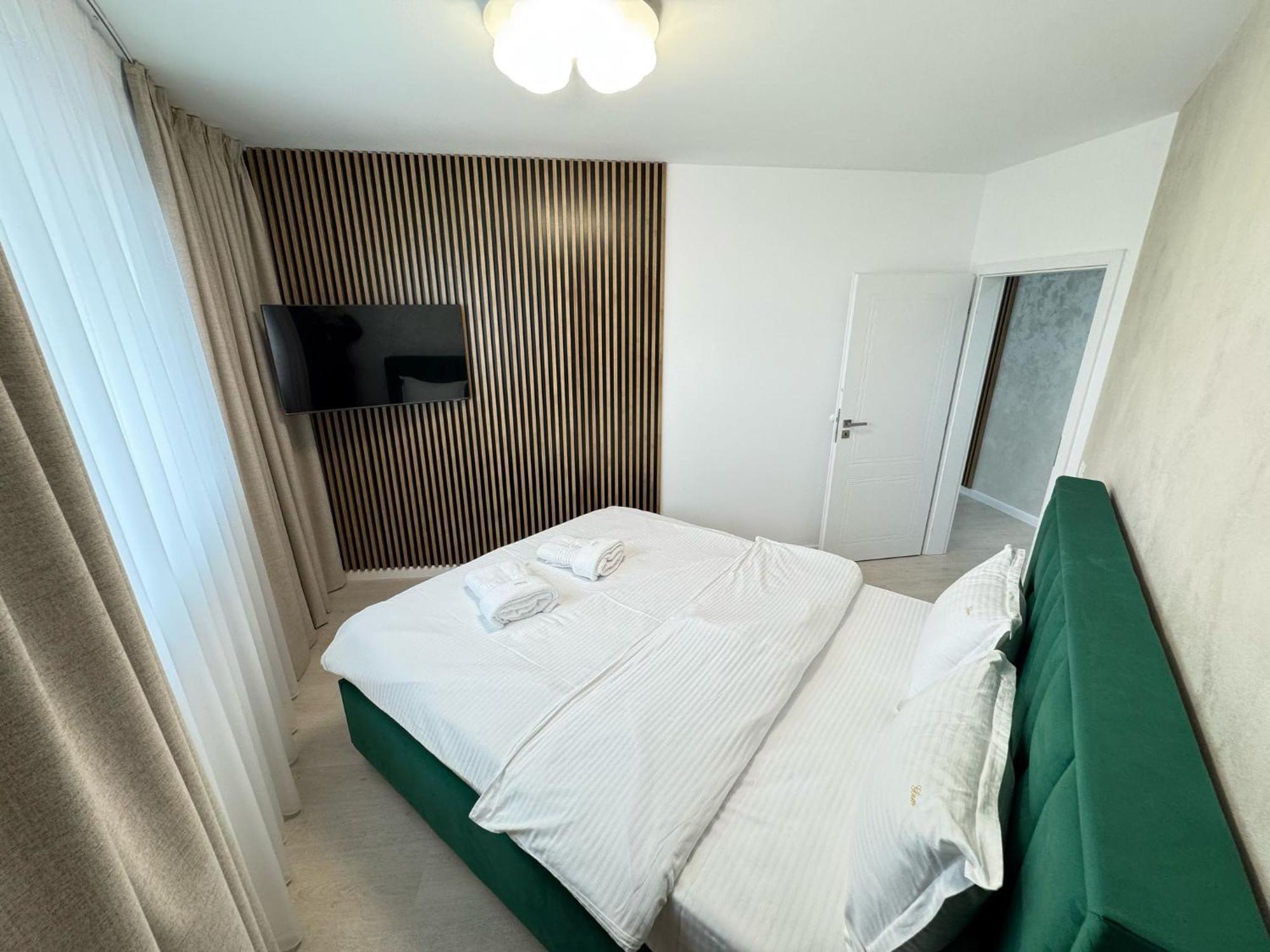 Luxury Apartments Avanera With 1&2 Bedroom With Parking Suceava Eksteriør billede