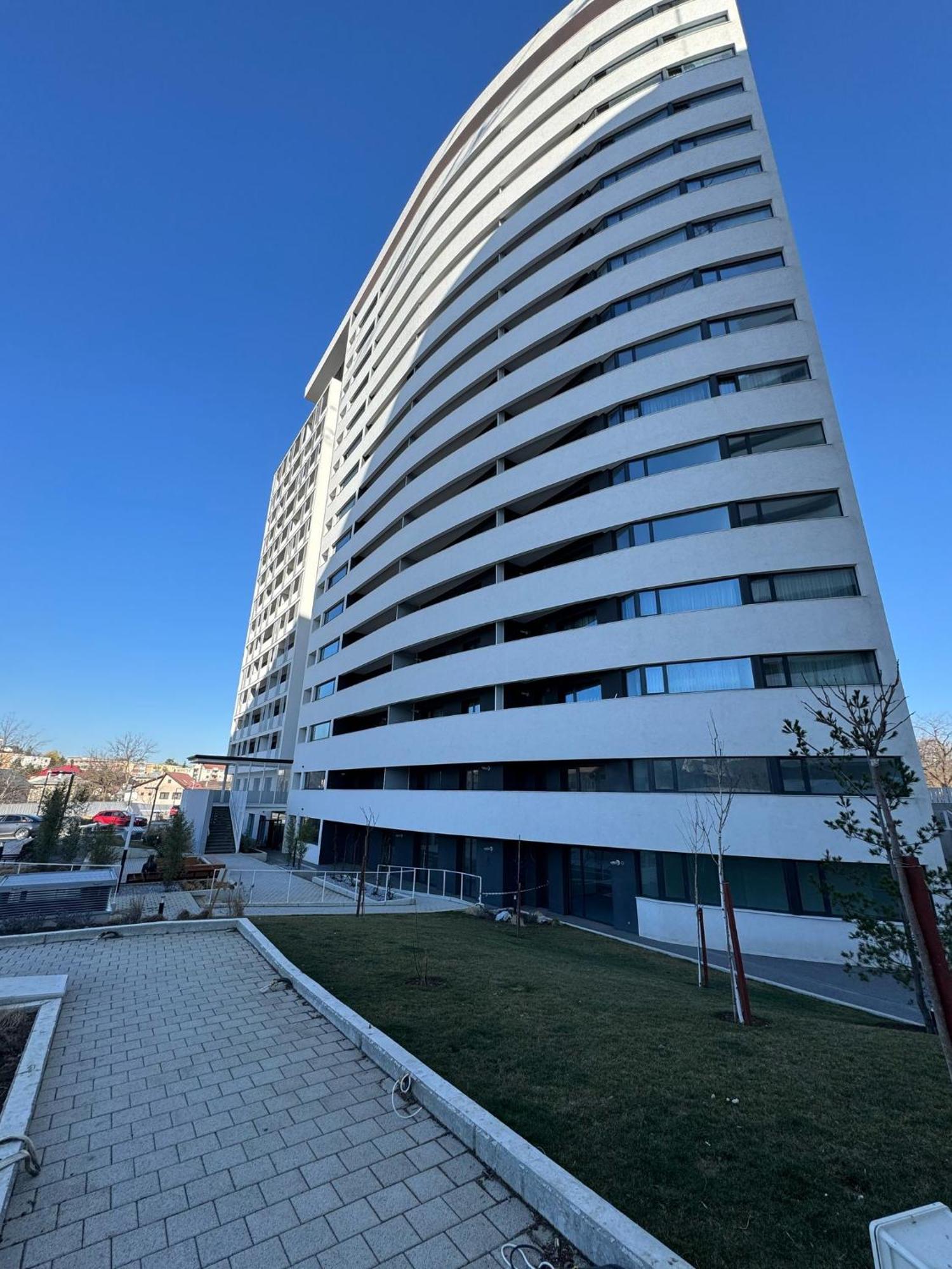 Luxury Apartments Avanera With 1&2 Bedroom With Parking Suceava Eksteriør billede